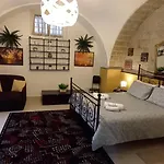 Awesomehouse Centre