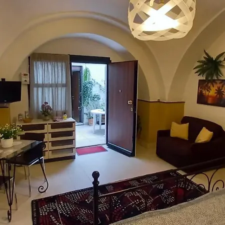 Awesomehouse Centre