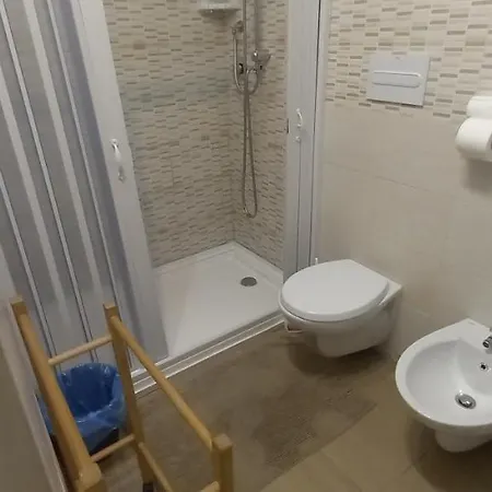 Awesomehouse Centre *