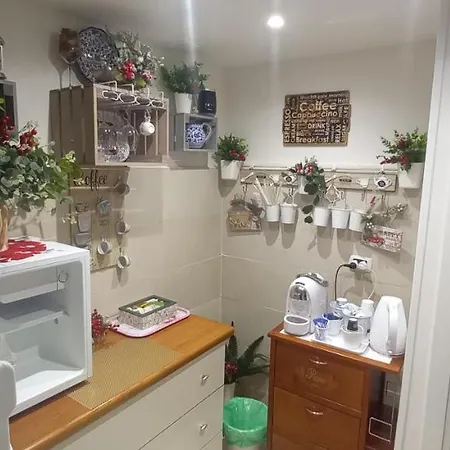 Awesomehouse Centre בארי