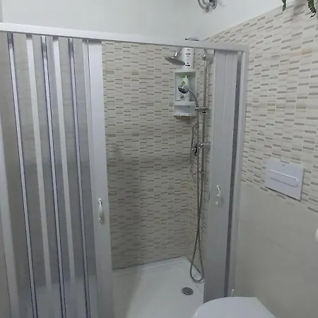 Awesomehouse Centre * باري