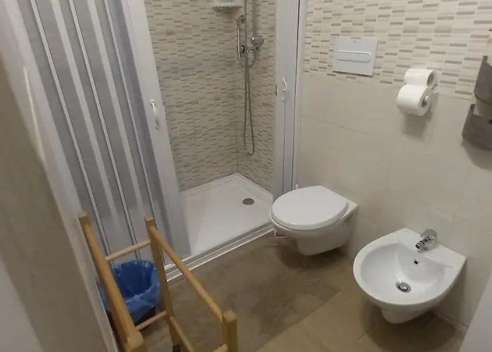 Awesomehouse Centre *