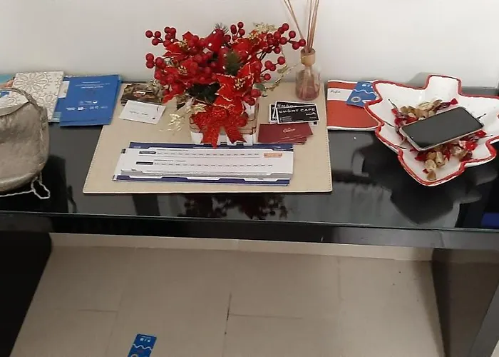 Awesomehouse Centre *